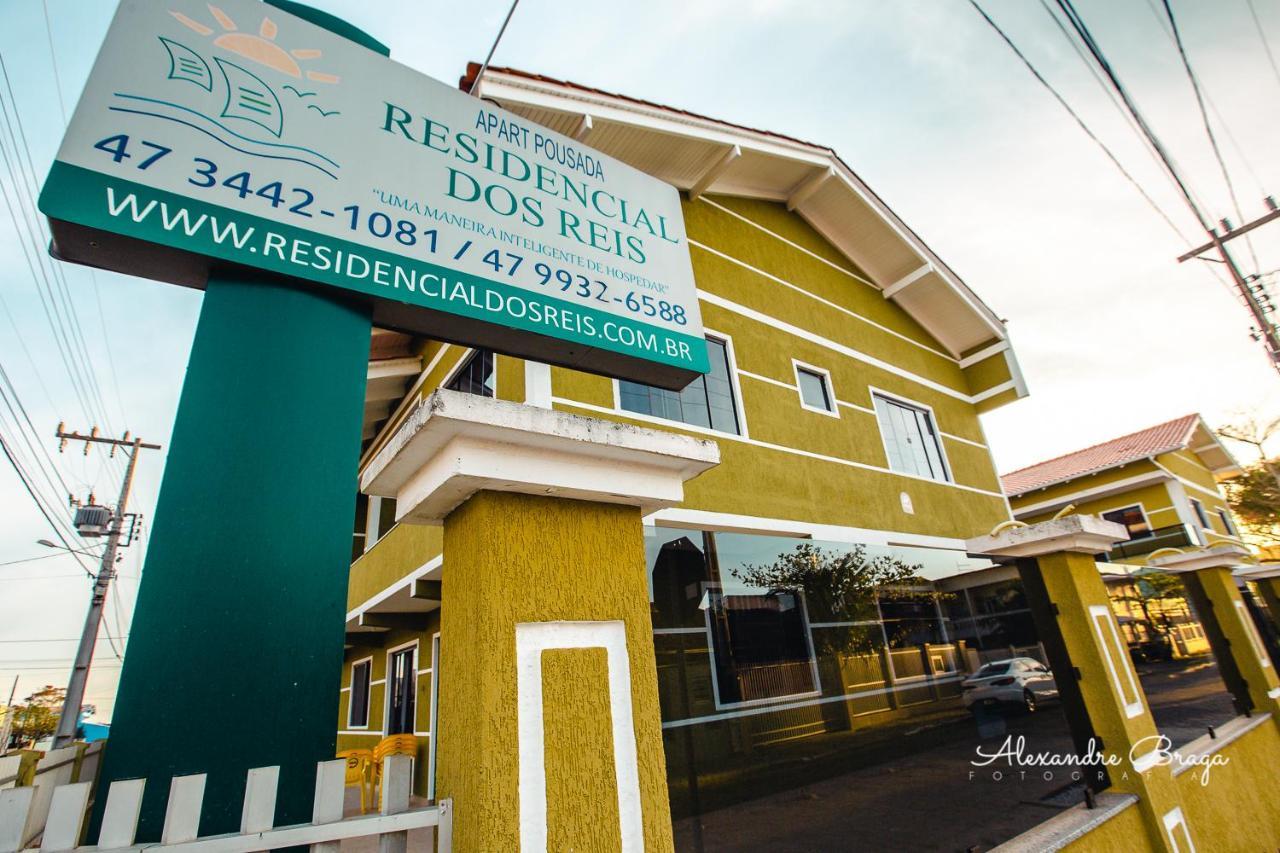 Apartpousada Residencial Dos Reis Sao Francisco do Sul Esterno foto