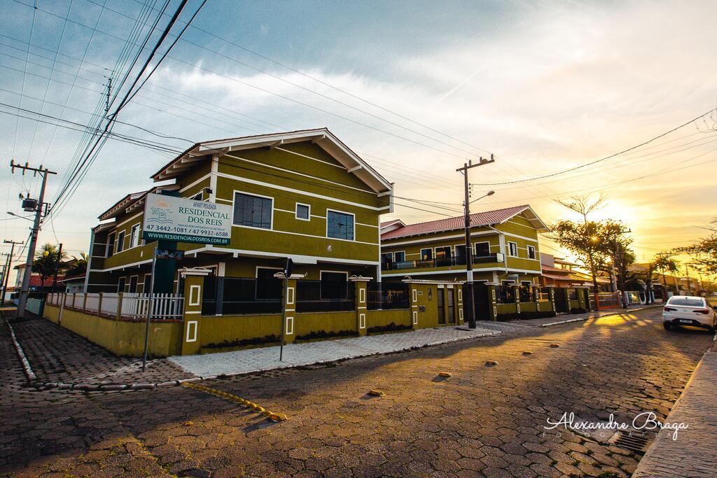 Apartpousada Residencial Dos Reis Sao Francisco do Sul Esterno foto