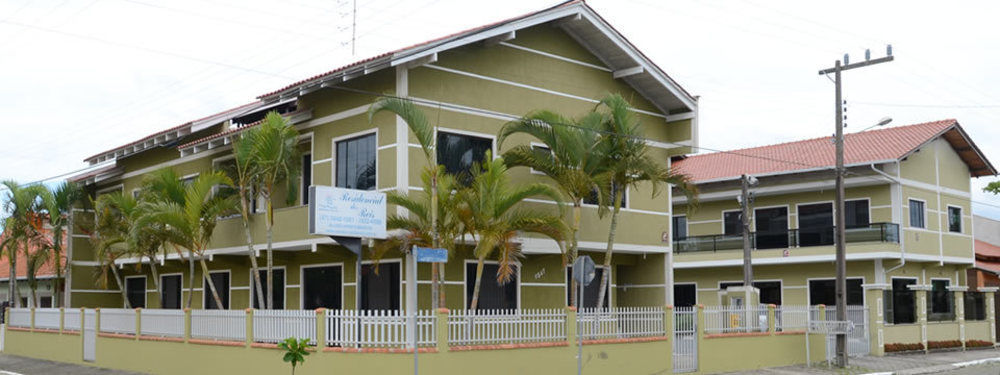 Apartpousada Residencial Dos Reis Sao Francisco do Sul Esterno foto