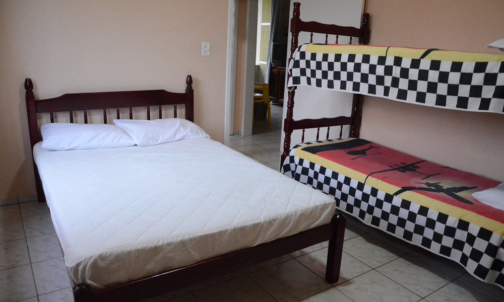 Apartpousada Residencial Dos Reis Sao Francisco do Sul Esterno foto