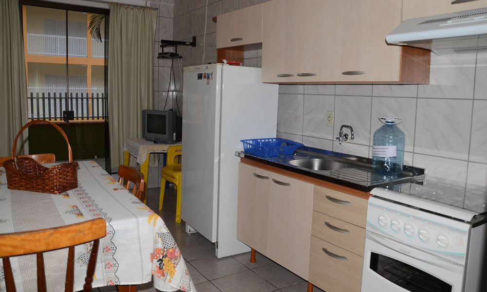 Apartpousada Residencial Dos Reis Sao Francisco do Sul Esterno foto